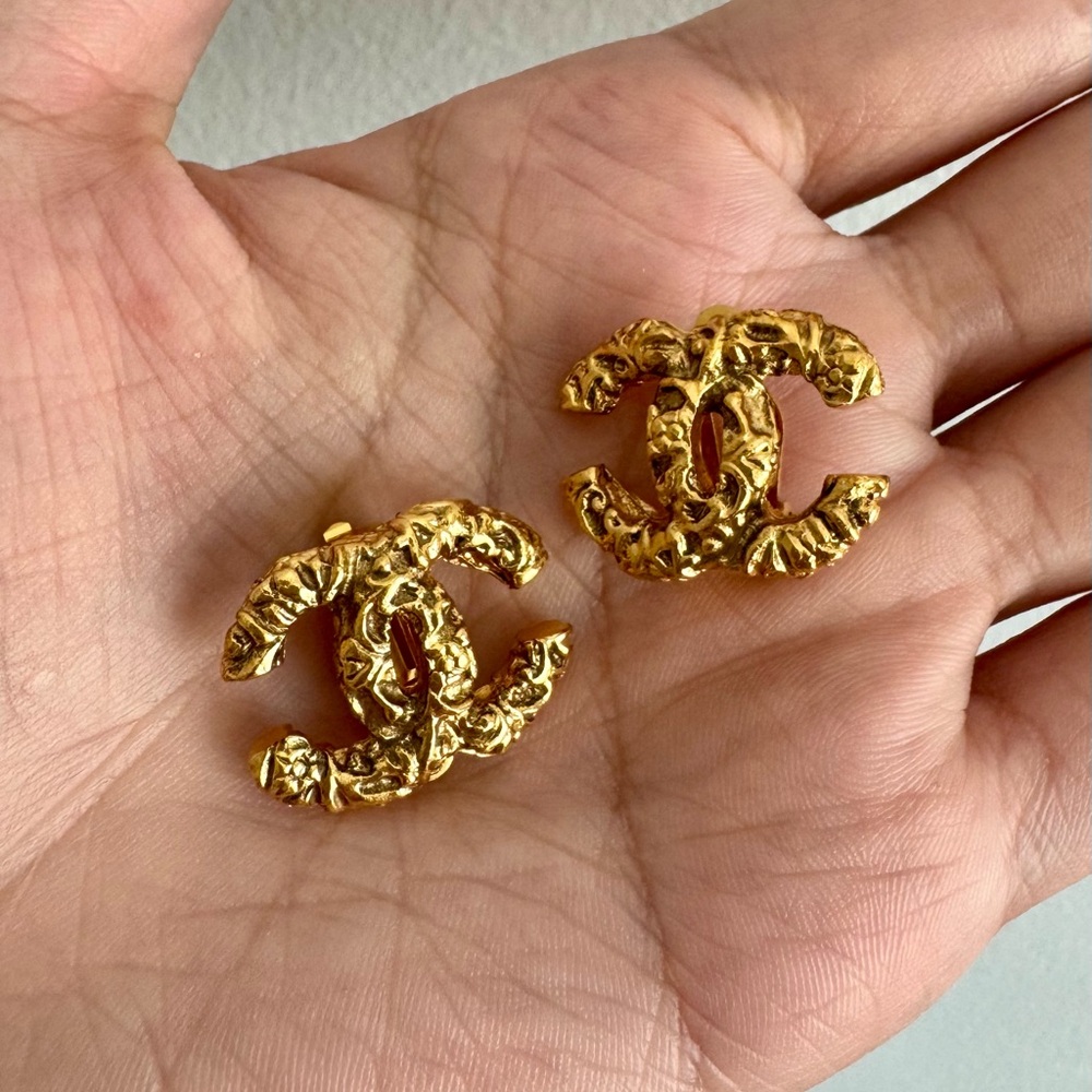 CHANEL 93A Lava Clips On Earrings With 24k Gold Plated Hardware